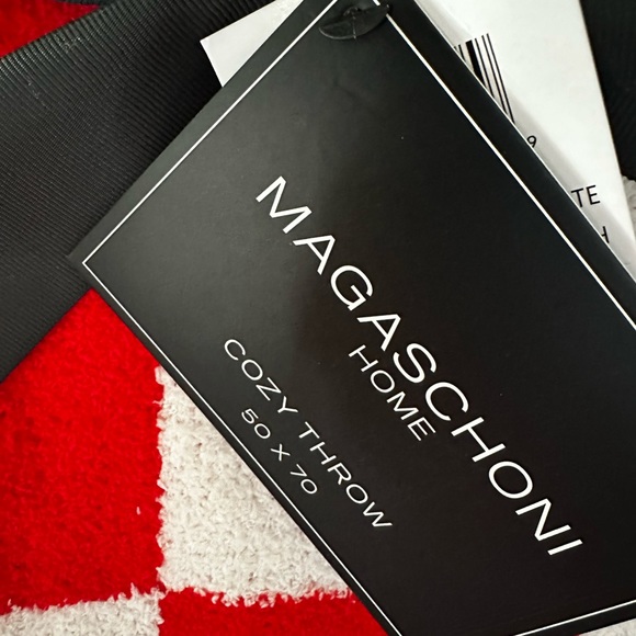 NWT Viral Magashoni home cozy throw Reversible checkered, heart print - Picture 3 of 7